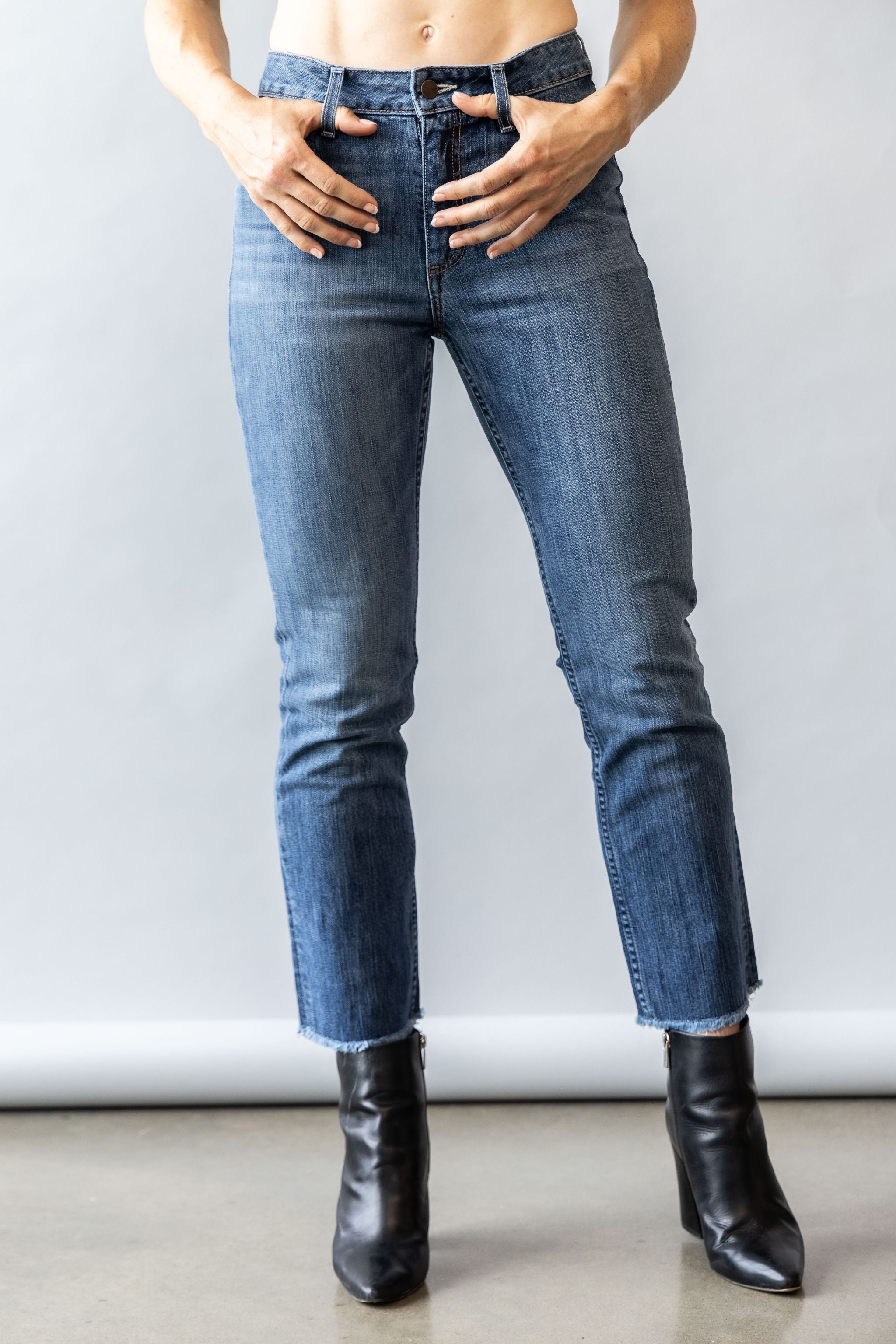 Cropped ladies fashion jeans